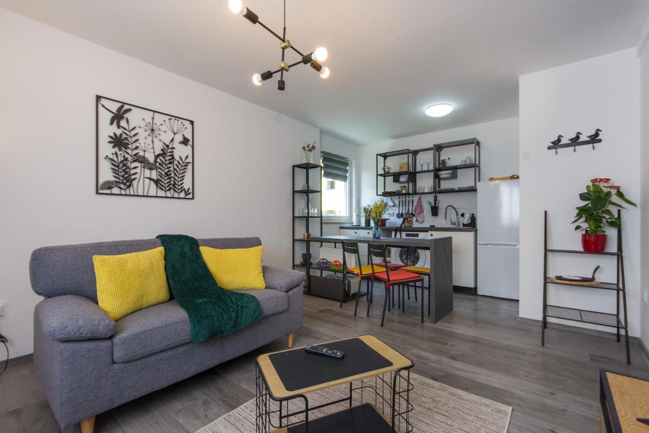 Apartment Retiro Pula Exteriör bild